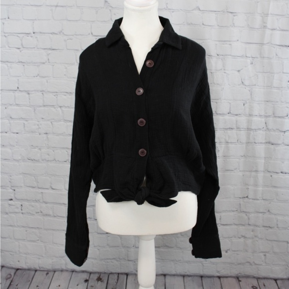 FREE PEOPLE TIE FRONT BLACK BUTTON UP TOP - Size XS SKU:88